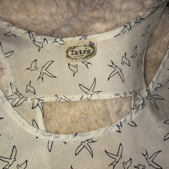 Fun Bird Patterned Top - Picture 2 of 4